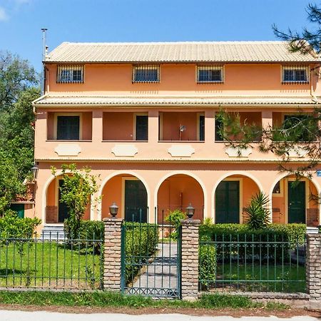Апартаменты Granis Family House Ano Lefkimmi Экстерьер фото