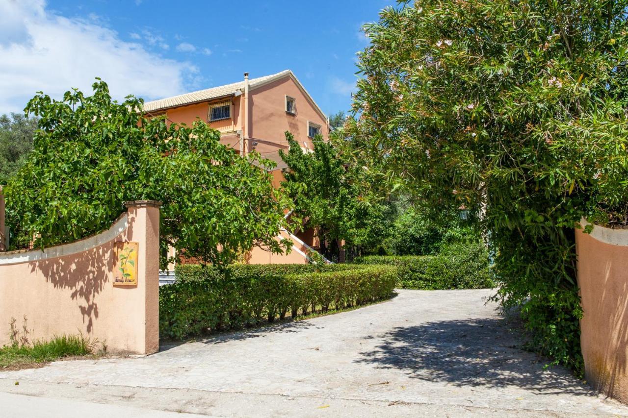 Апартаменты Granis Family House Ano Lefkimmi Экстерьер фото
